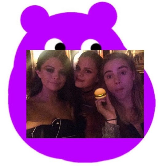 SMGupdatesTR's tweet photo. bipling '' Sonunda ikiz kardeΕim Selena ile bir araya geldik x πβ¨ππ₯πππ₯π #BipBurger #Bipping '' https://t.co/wYgmQTnXrC