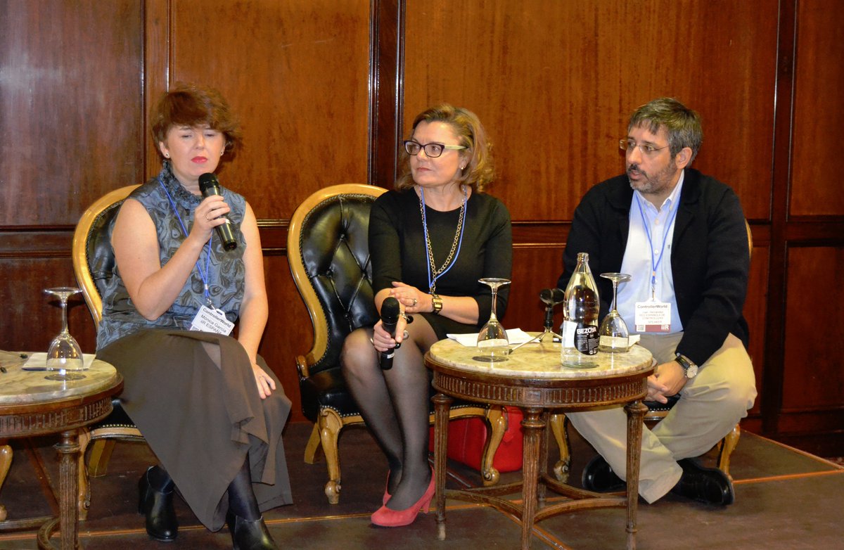 iKN_Spain's tweet photo. ¡Apertura de la Jornada de #ControllerWorld! Con @lolalozanoes, Mónica García y Juan Hernández @GlobalChartered https://t.co/LKTjqlxNMo