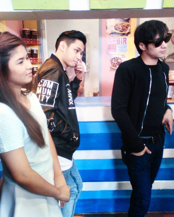 vroom_____'s tweet photo. IG kristinelopez1913#bts #luvutaping #yesterday
https://t.co/YNZjGJeGRl https://t.co/gVb7Ug9KhL