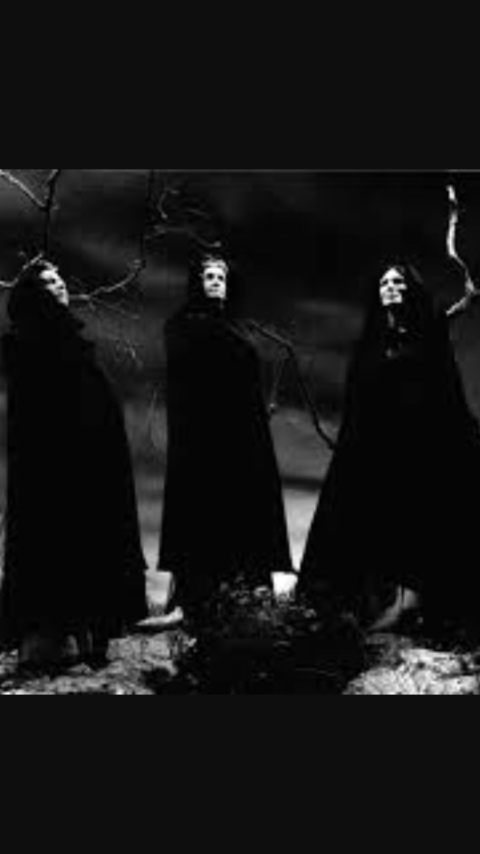shakespeareapp's tweet photo. To what extent does the #supernatural lead to #Macbeth’s demise? #Shakespeare #studyquestion #edtech https://t.co/45aau7IkY0