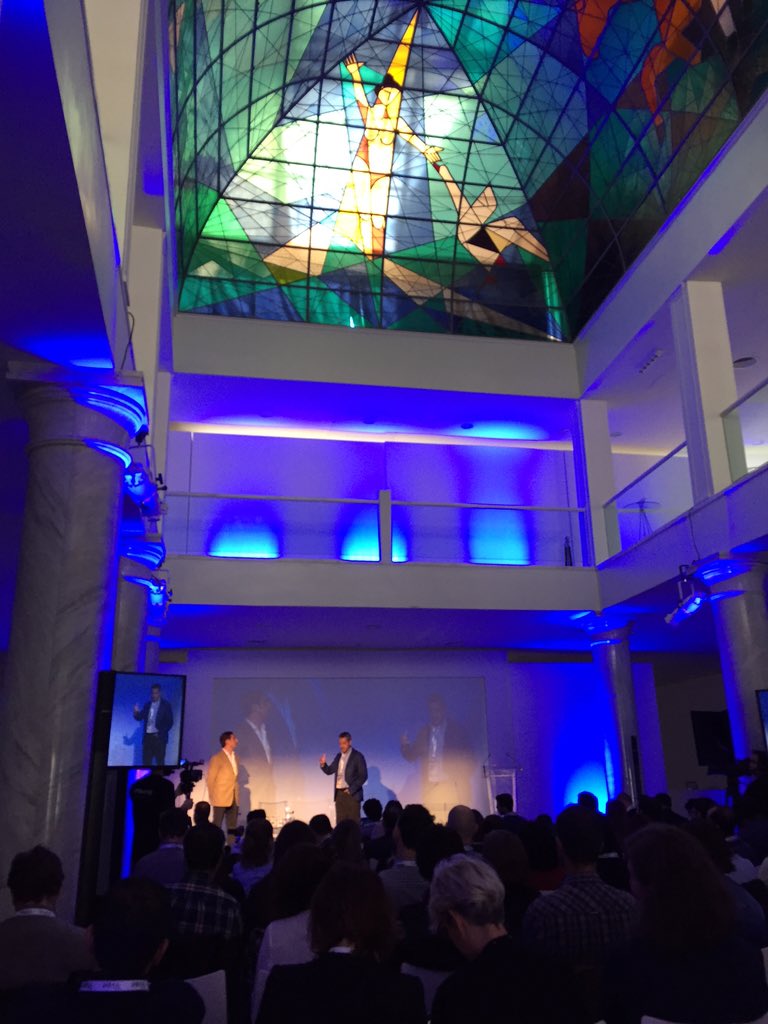 PdelaPublicidad's tweet image. En #PureMobile2015 Turno de e-park