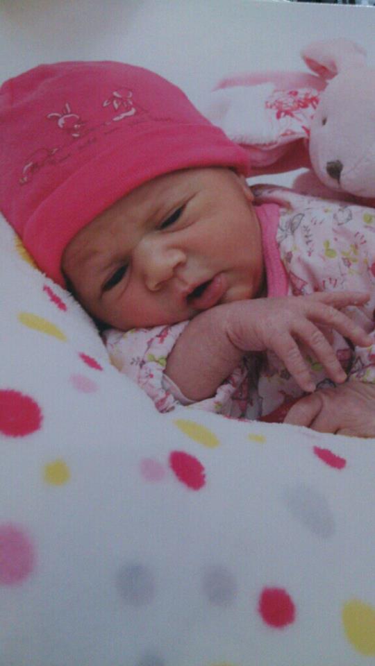 CandyCapri021's tweet image. Ma petite cousine a quelques mois 
              trop chouu!!!!!!!!!!!!!