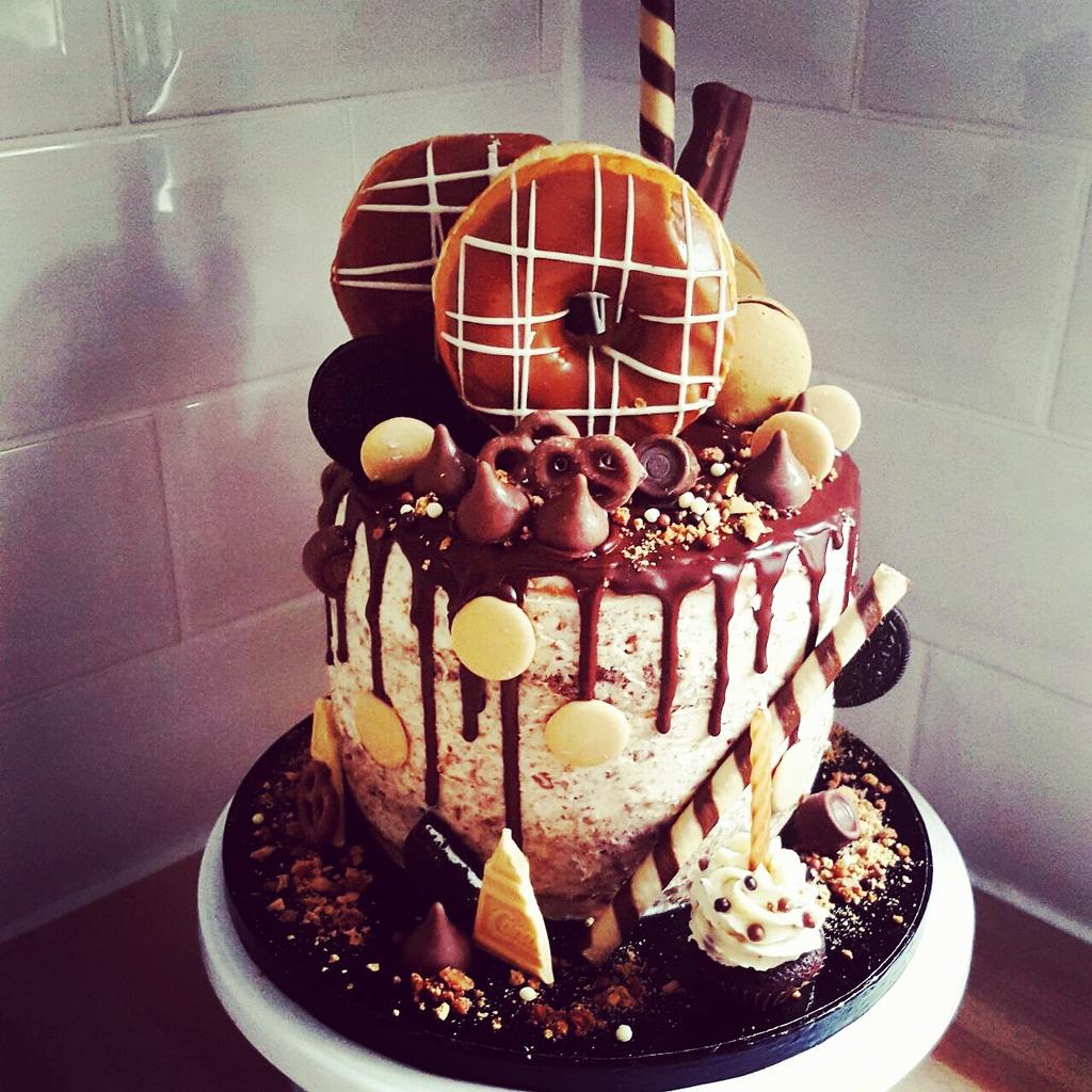 maxirae1's tweet photo. #ChocolateAddict #ChocolateWeek #chocolate #Doughnut  #caketober  #Foodporrn https://t.co/trGIs59Bg5