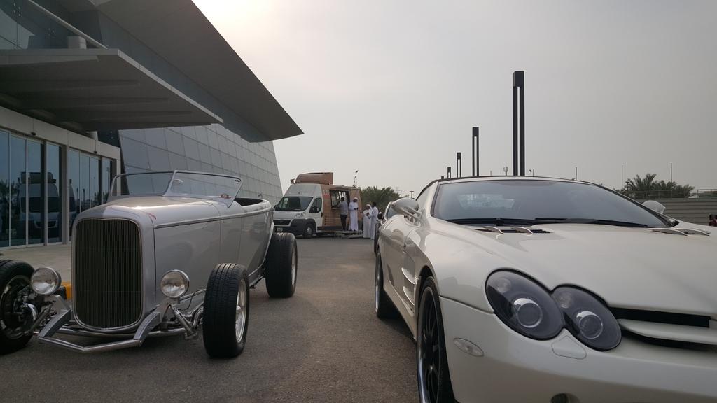 Slice sitting behind the beautiful view of <a href="/Drag965/">Drag965</a> cars 😍
#gust #techgust

لاتنسون الشو الساعة 4
Revving ✌ السيارات