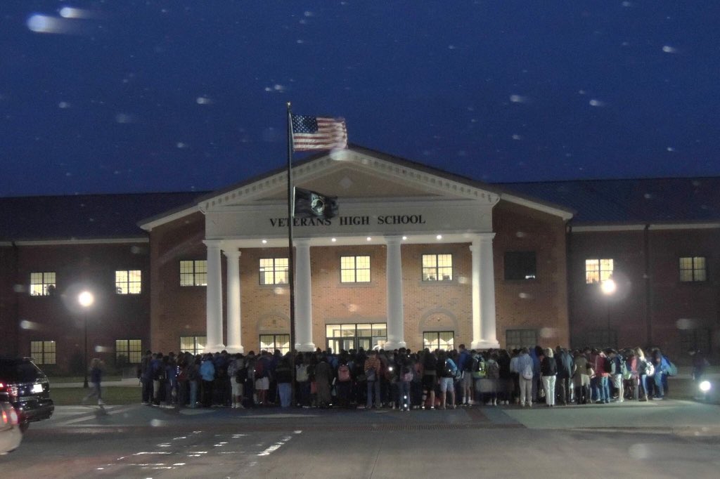 FunFuzzyPeach's tweet photo. Veterans High School this morning prayer for Ryan Skeen. #PrayForSkeen  #PrayersForSkeen #prayforskeen https://t.co/AEbVC38Gi4