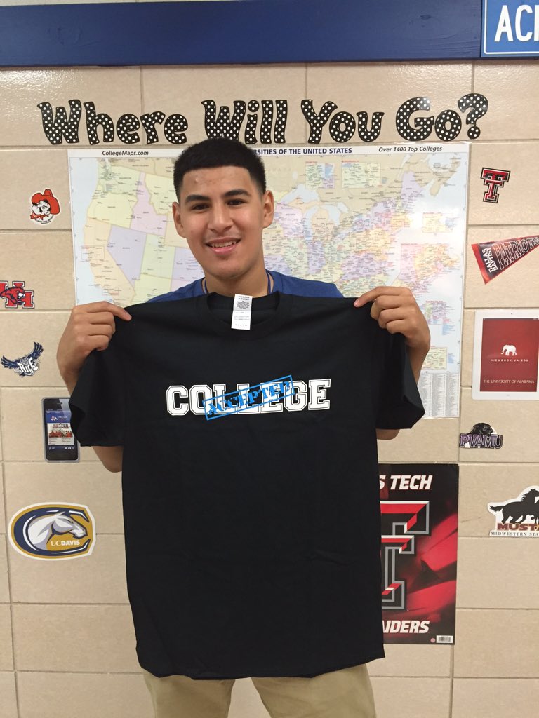 RayburnU's tweet photo. Congrats Chris- University of Houston Victoria https://t.co/lVaHL7kodS