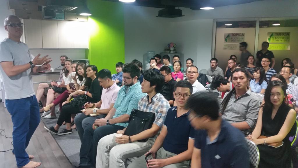 seosanjeev's tweet image. Nice turnout at Founder&apos;s drink. #e27FD #hubit