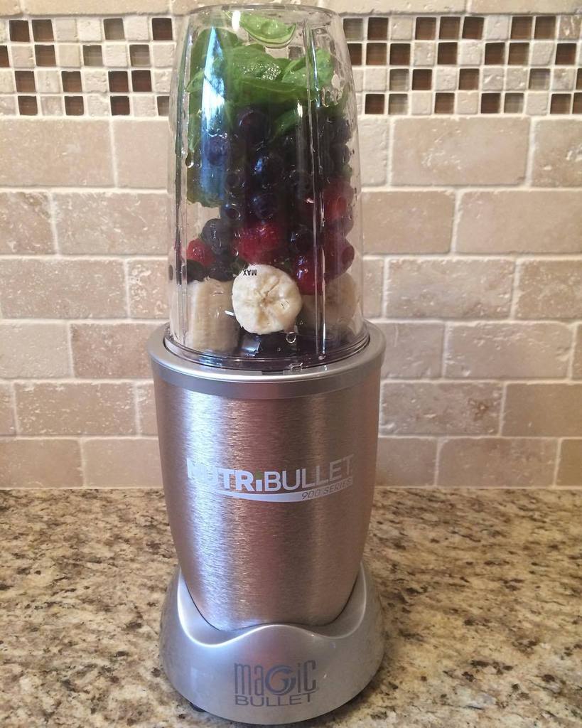NUTRiBULLETFans's tweet photo. Love my new NutriBullet! #0pp smoothie to start my day. Spinach, banana, strawberries and blueberries ❤️ #nutribull… https://t.co/6OSevxJzeV