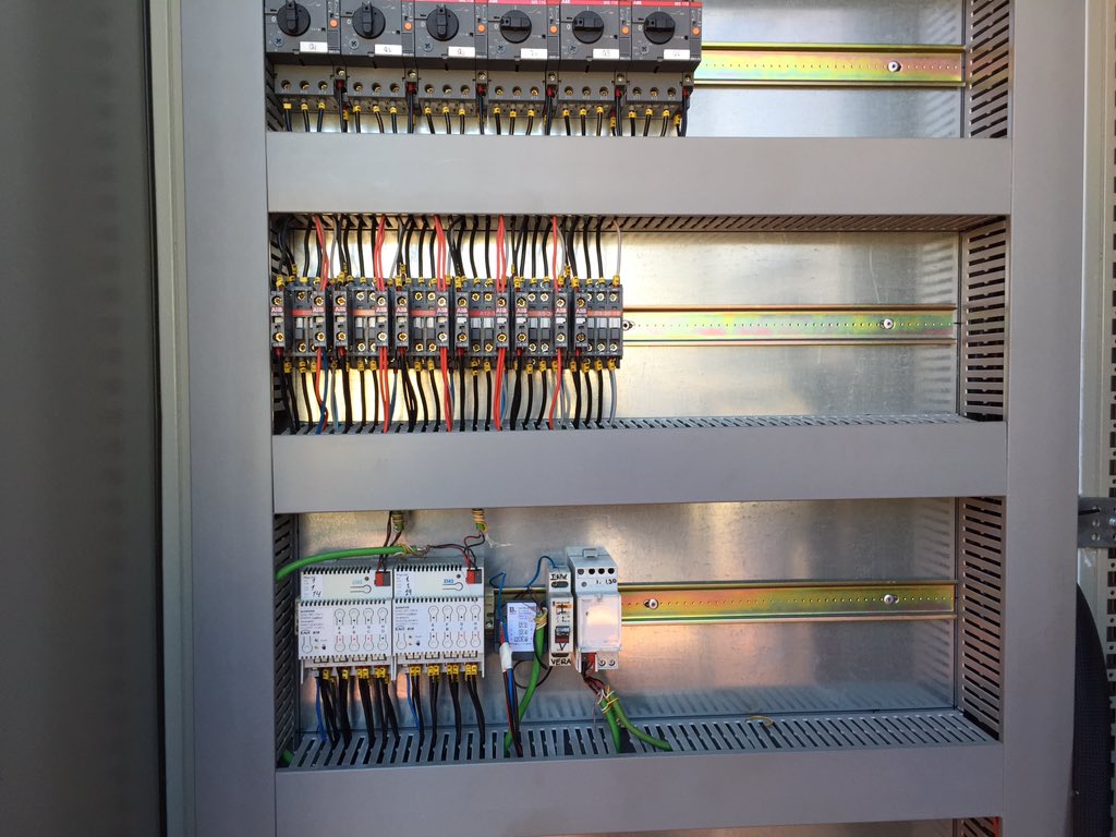 IMEYCA's tweet image. Preparando las instalaciones para pasar el invierno #control #KNXis25