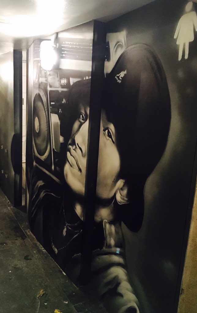 LL COOL J is hard as ...

Basement Grafitti #chipshopBxtn #LLCoolJ #hiphop