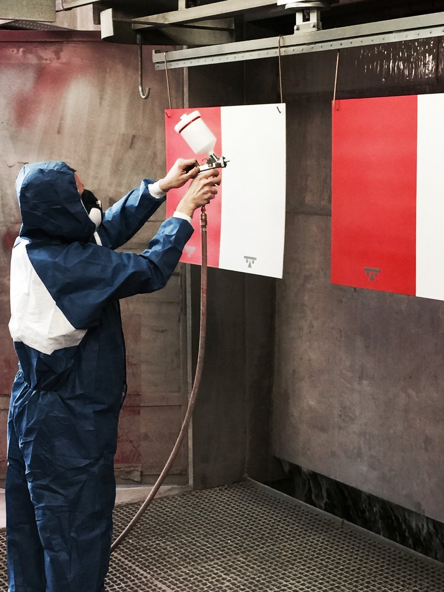 OfficialEverDry's tweet photo. #UltraEverDry test panels being sprayed at the German National Railroad. @ultratech #UTAdventures https://t.co/OKz83tY57l