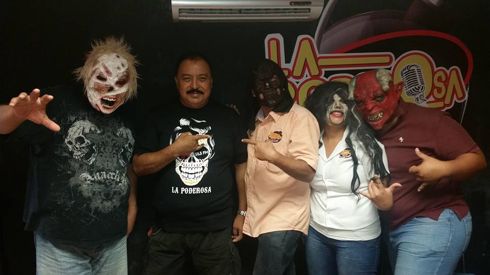 PoderosaMzo's tweet photo. Ya estamos regalando las playeras de.miedo de la poderosa Búscanos en las calles #laquetegusta #lapoderosa95.3 https://t.co/pIU7zwJv4Z
