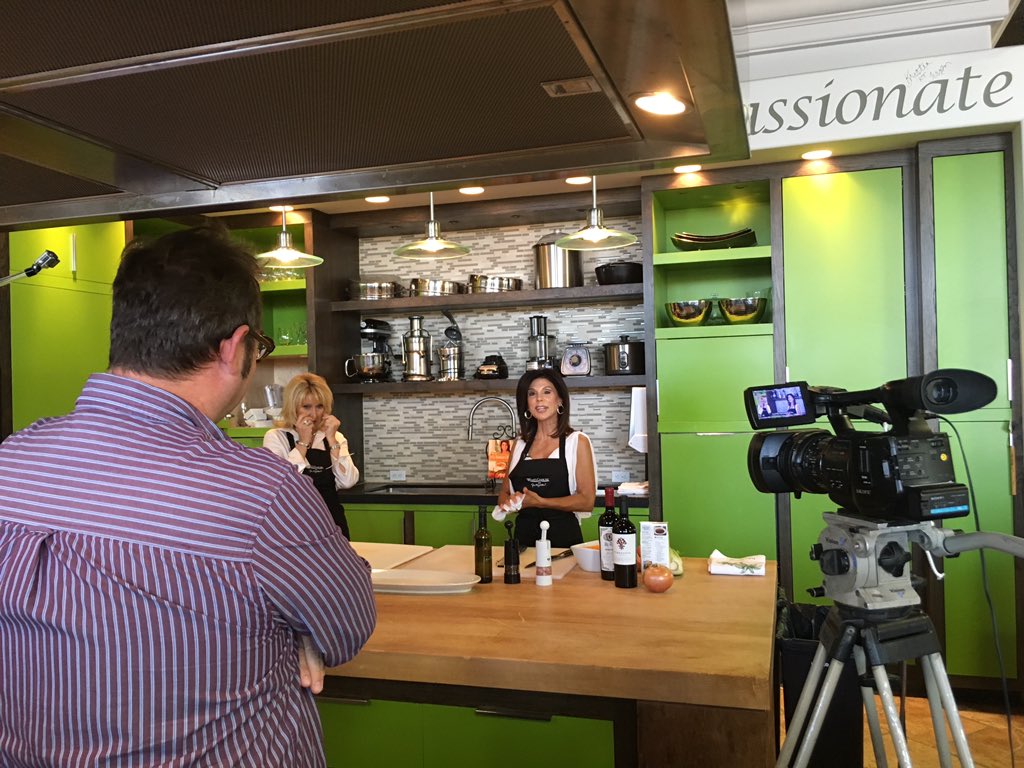 MercuryFilmTV's tweet photo. In the kitchen with @JanetZappala for our new season of #whatscooking #healthy @KMIRNews #priduction @ThePirch https://t.co/gMF1ngExXy