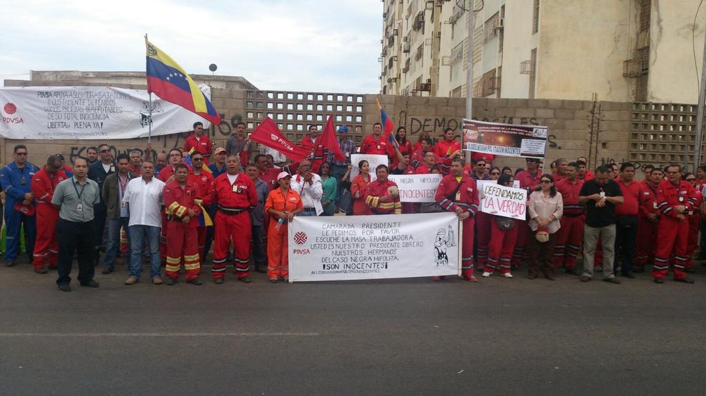 DTAdrianF's tweet photo. Trabajadores del CRP nos sumamos a la consigna #losdelnegrahipolitasoninocentes  @NicolasMaduro @gercarm_g https://t.co/w88TvlKks0