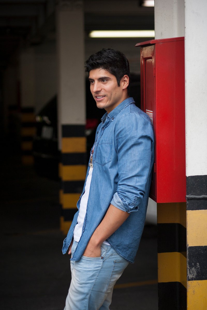 FansDeChrisRa's tweet photo. Estamos muy felices de poder ver a @Christianramosr en la producción de @ElAguila_Gomez en el @HdelosSecretos. https://t.co/jrYmRuSj4t