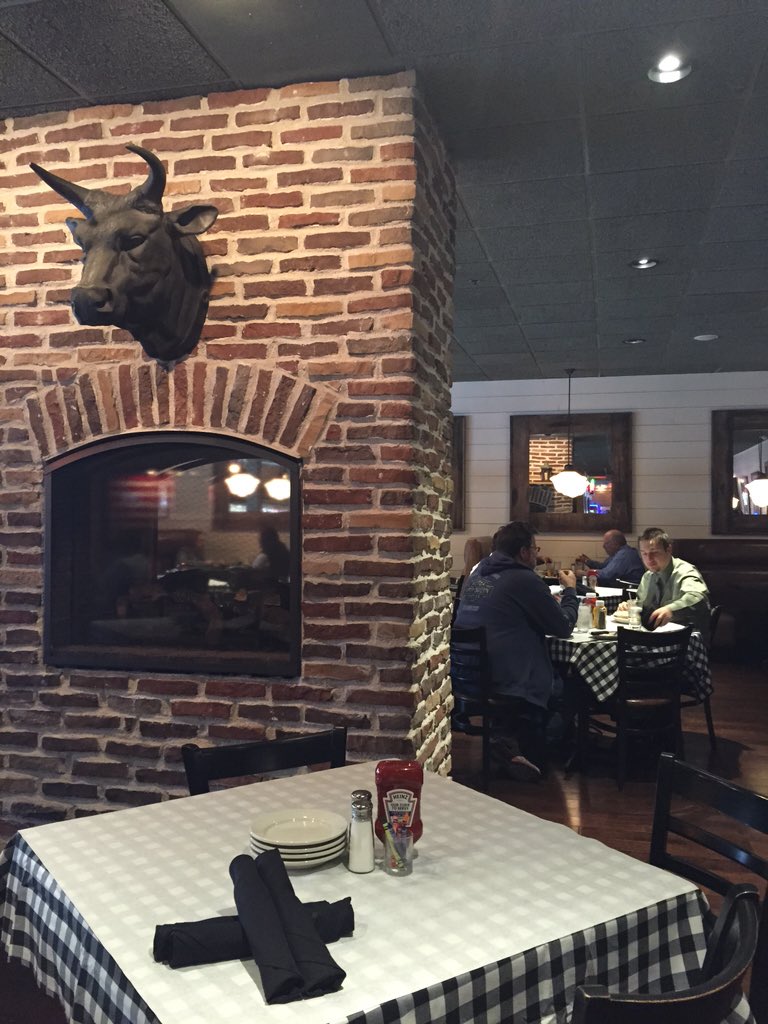 Come relax in our beautiful dining space and enjoy some of the best food in town. #gimmesomemillionairebacon #yummm