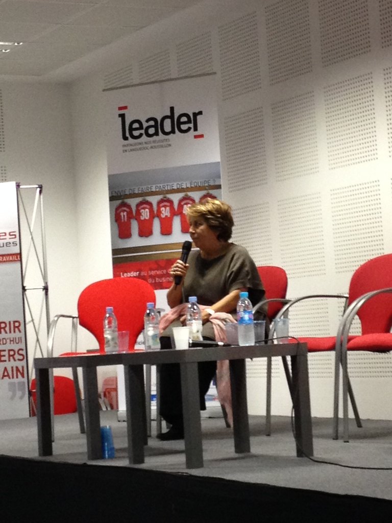 LeaderOccitanie's tweet photo. Soirée #LeaderLR : @corinnelepage prend la parole. https://t.co/UhvgxE1WcU