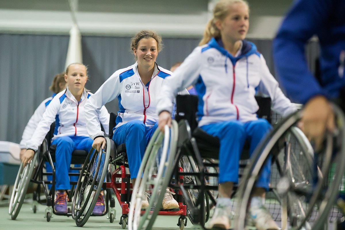 Record4Rio's tweet photo. Met dank aan Invacare konden alle deelnemers ervaren hoe het is om in een @_TopEnd rolstoel te zitten en tennissen! https://t.co/cZ4jWZsnKt