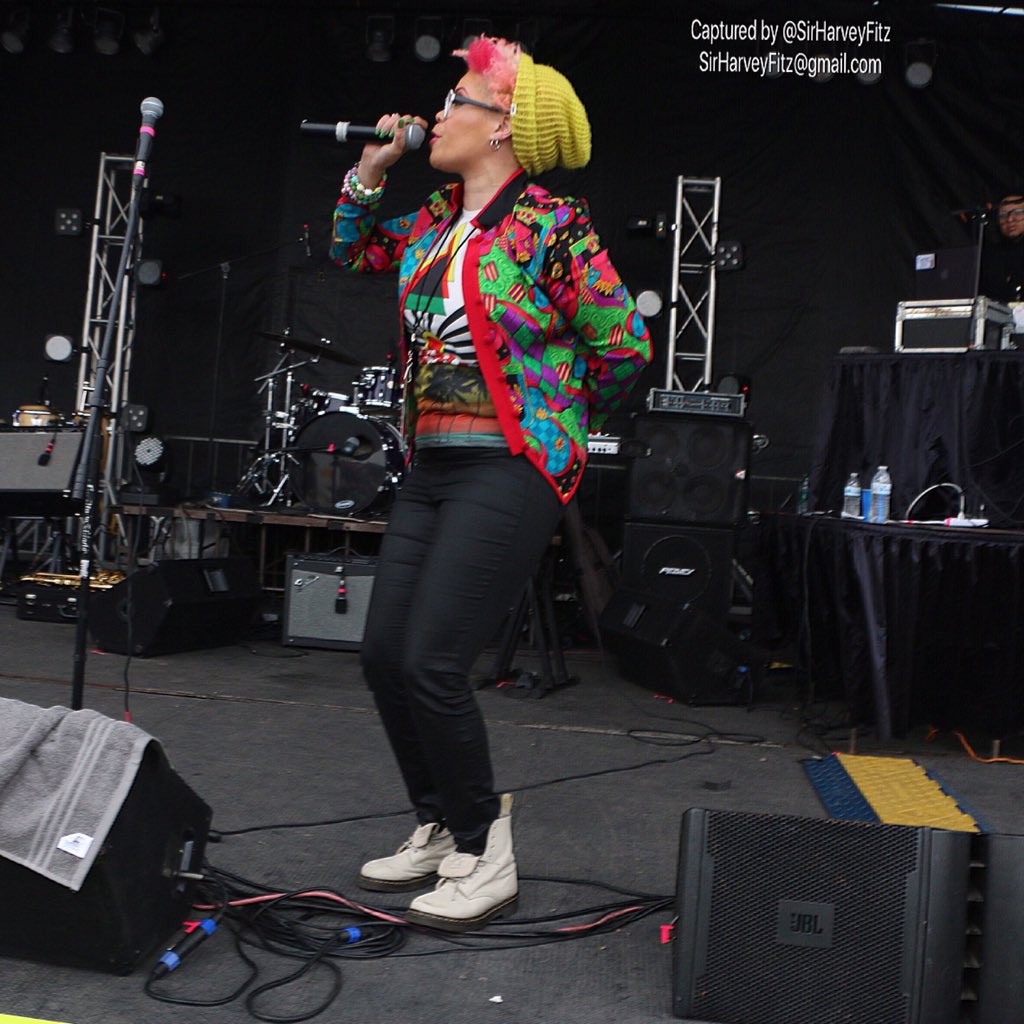 SirHarveyFitz's tweet photo. HOL UP! @pinkykillacorn #ChargedUpDC https://t.co/3yw31vsRQW