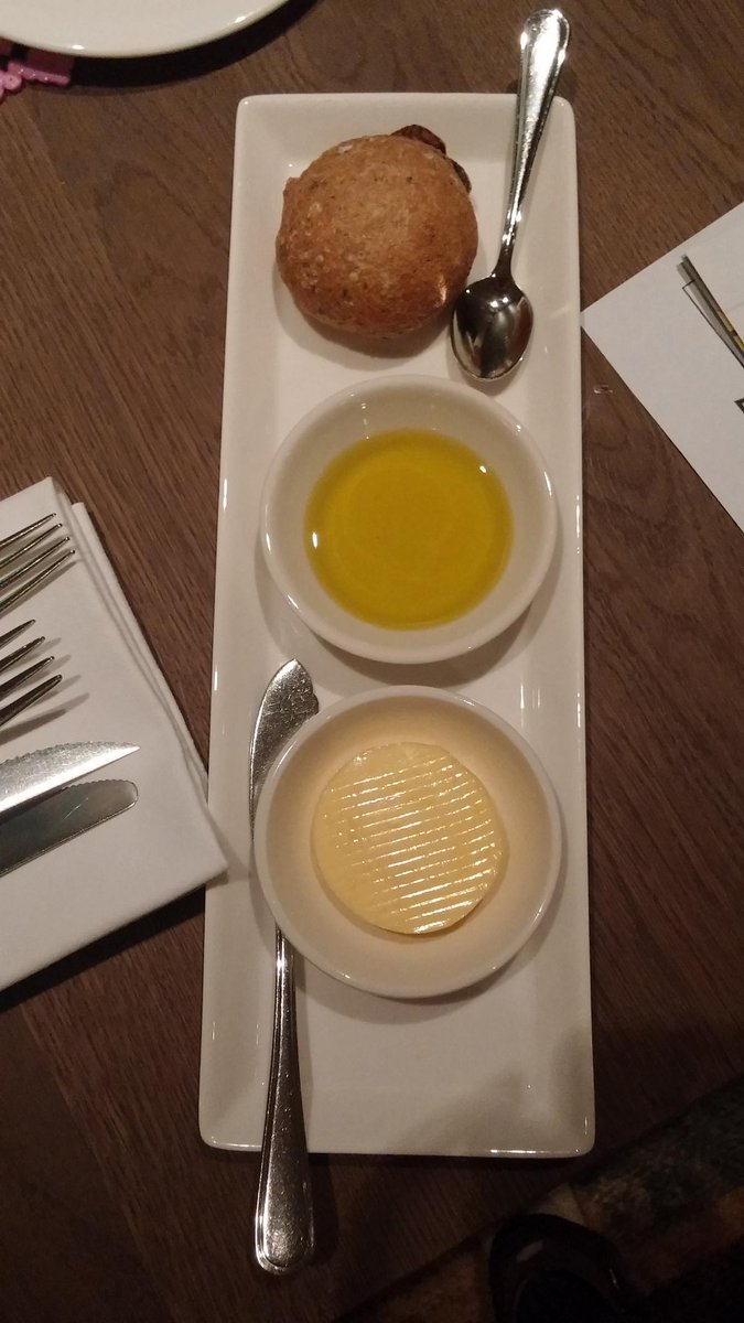 The food is delicious. <a href="/CarltonTheHague/">Carlton Ambassador</a> 
Compliments to the chef #Angus #beef #Burger #croquet #Mushrooms #Oysters