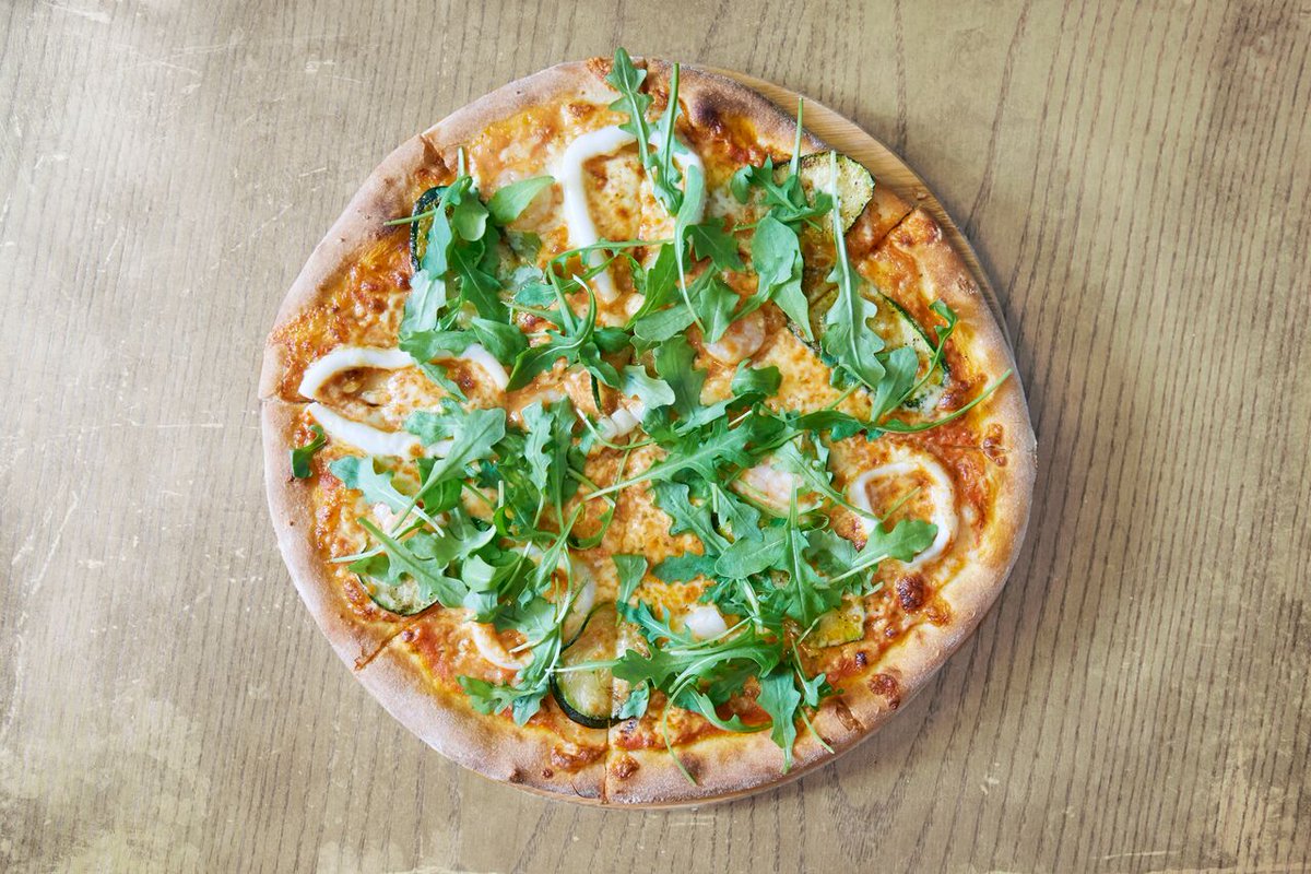 home_bites's tweet photo. 3 freshly prepared stone baked pizzas for the price of 2, do we spoil you?! 
#3for2uesday #enjoy #bristolhomeslice https://t.co/PH3HPceTOM