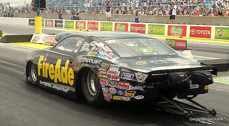 iHarmonizing's tweet photo. Pro Stock Vet #LarryMorgan all-in #LasVegas drag table https://t.co/a6pk7Ibc6B @FireAdeRacing @GeigerMedia1 https://t.co/9fbGlKu9BS