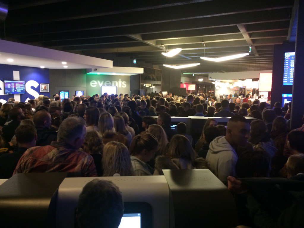 OeiJacques's tweet photo. Beetje druk in #kinepolis Gent laatste avond avant-premières #FCDK2 https://t.co/YOmOhgeMT9