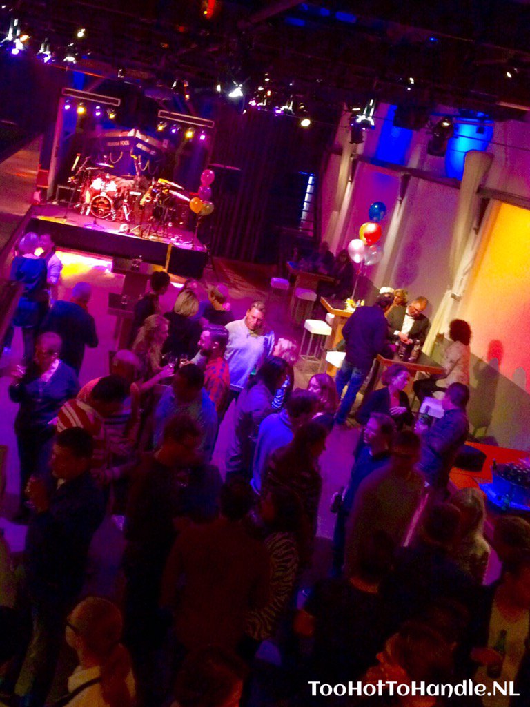 TooHotToHandleB's tweet photo. #Personeelsfeest #AmsterdamWharf een mooi #Evenement met #TooHotToHandleBand #Feestband #Partyband #Coverband https://t.co/20D2fgbBhY
