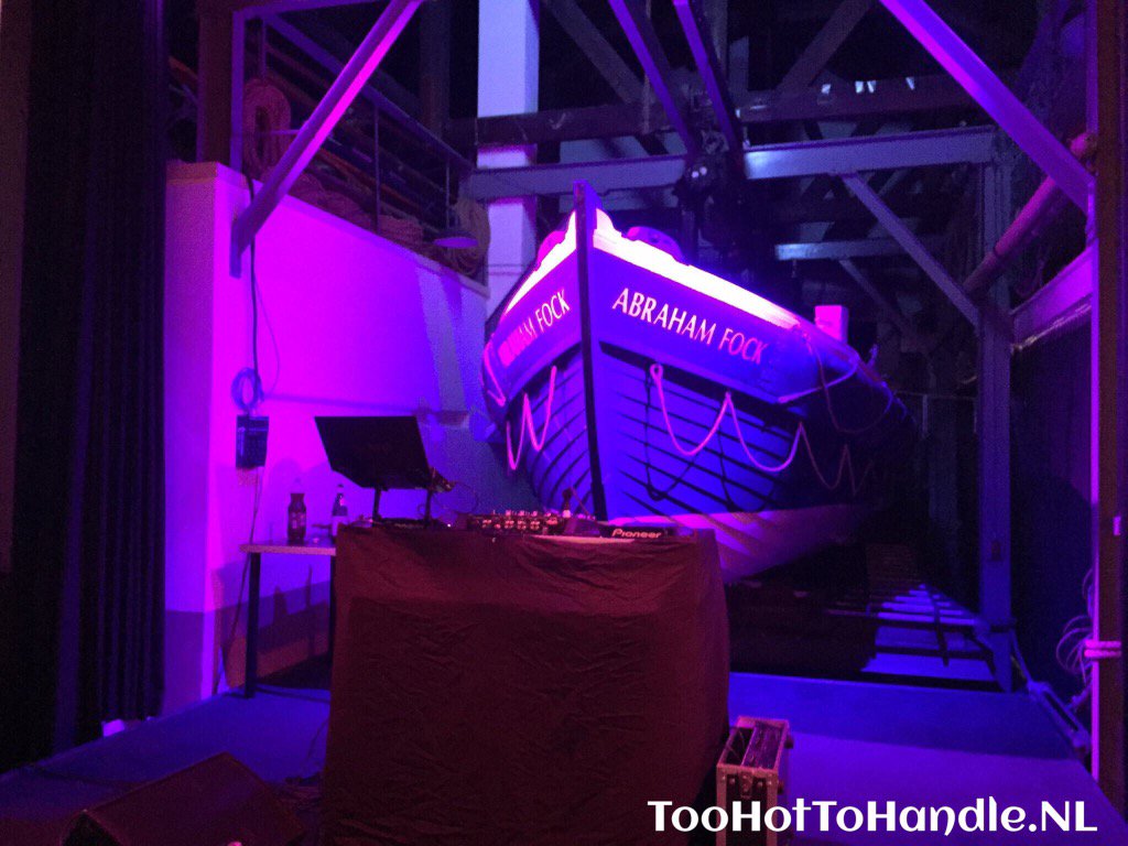 TooHotToHandleB's tweet photo. #Personeelsfeest #AmsterdamWharf een mooi #Evenement met #TooHotToHandleBand #Feestband #Partyband #Coverband https://t.co/20D2fgbBhY