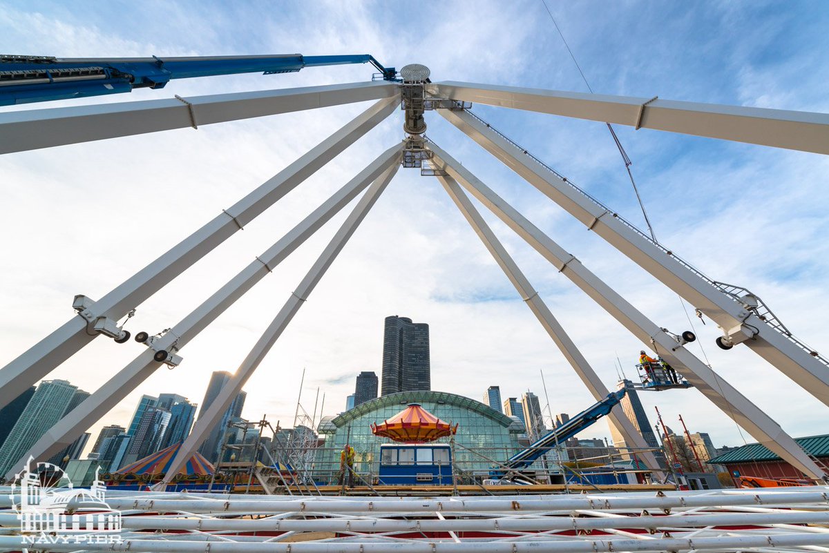 NavyPier's tweet photo. A big thanks to our photographer @ChiPhotoGuy for capturing the dismantling of our wheel. #Ferrwell https://t.co/tRHaBaAWCp