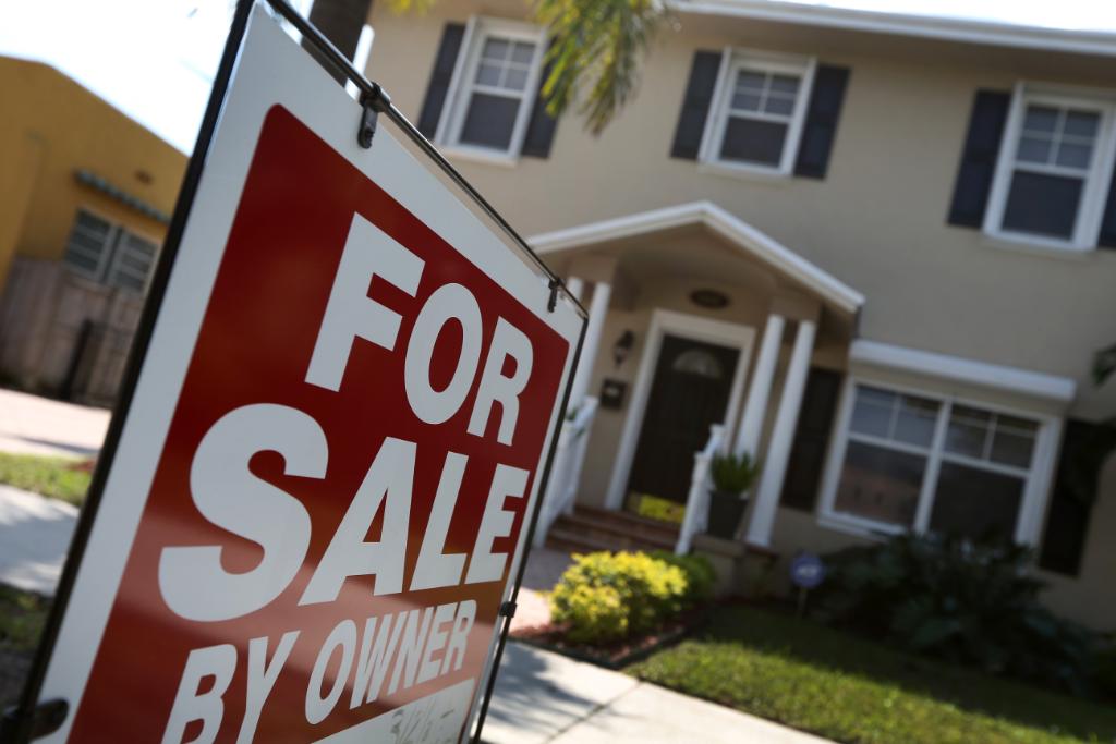 ForbesInvestor's tweet photo. Home prices climbed again in August, says S&amp;P/Case-Shiller https://t.co/hPIrQEL0Od https://t.co/IvWfwuHK21