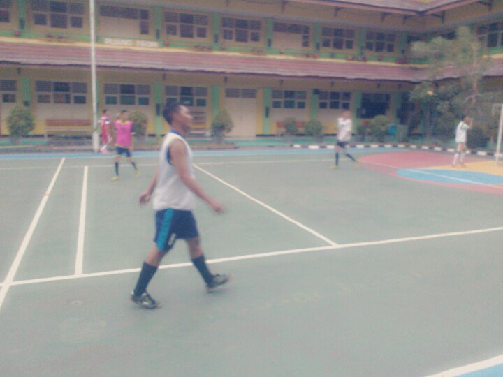 smk58futsal's tweet photo. Peran mereka cukup bagus di angkatan ny masing". Satria ( x ) , dharma ( XI ), andy ( XII ). Jngan cepat puas . https://t.co/6gDFQCiY6H
