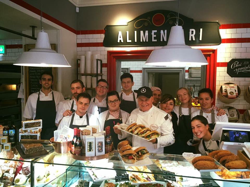 eusebi_deli's tweet photo. Honoured to have Chef @AldoZilli in for lunch today!❤️ @Italianawards #Glasgow #westend #deli #italian #italianfood https://t.co/ZhShmGvQJA