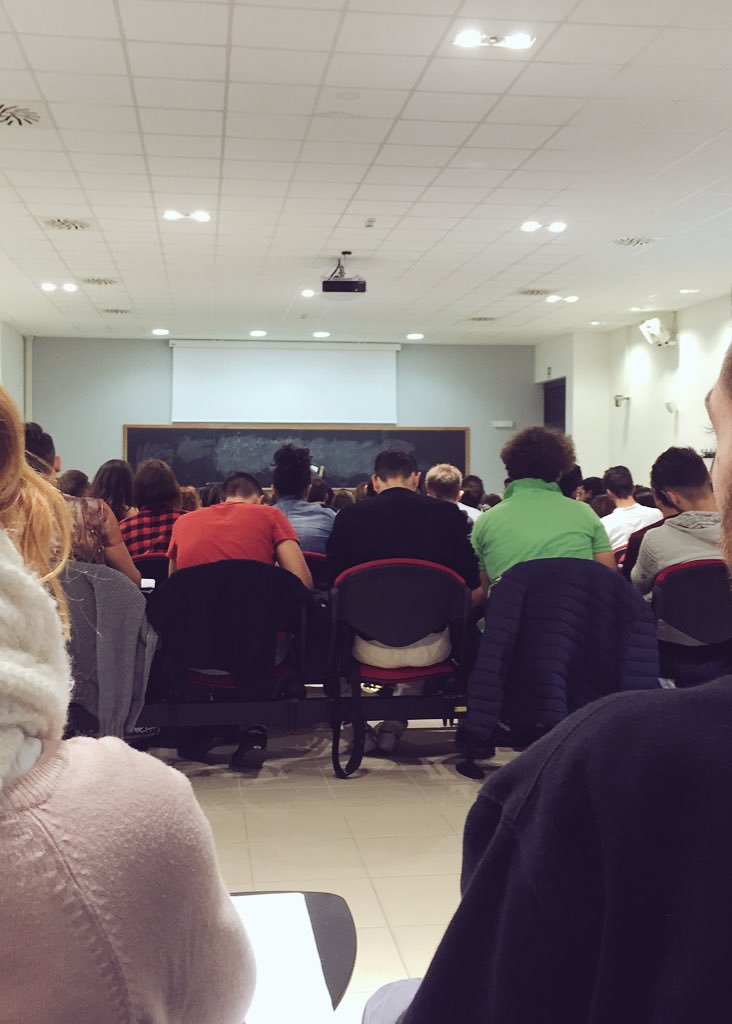 GianGinoble's tweet image. Oggi anch'io all'università🙈! #sembravero shhh. Non lo dite a nessuno!😁