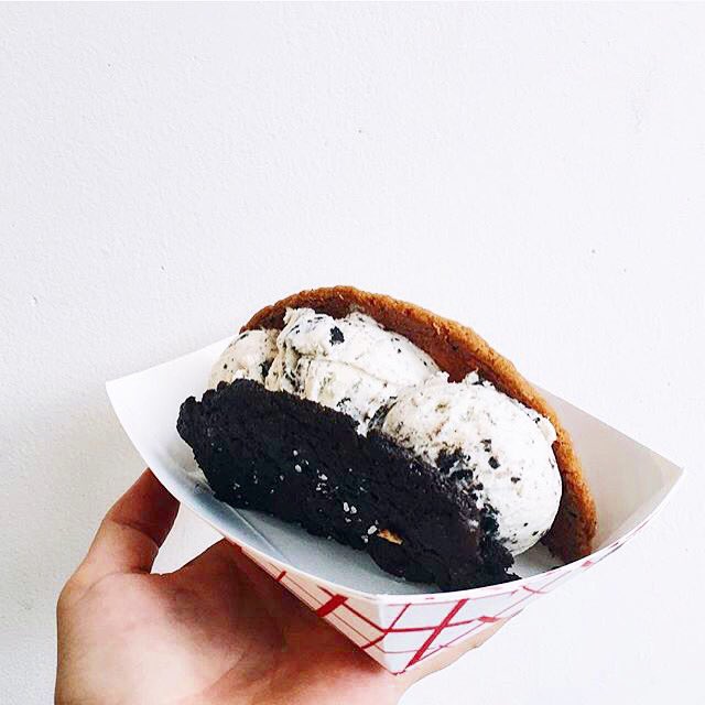 MooMilkBar's tweet photo. Well aren't you pretty. Ignore the cool weather and enjoy an ice cream sandwich! #tastetoronto 📷 by @_nycdessert_ https://t.co/i6tyJot3YZ