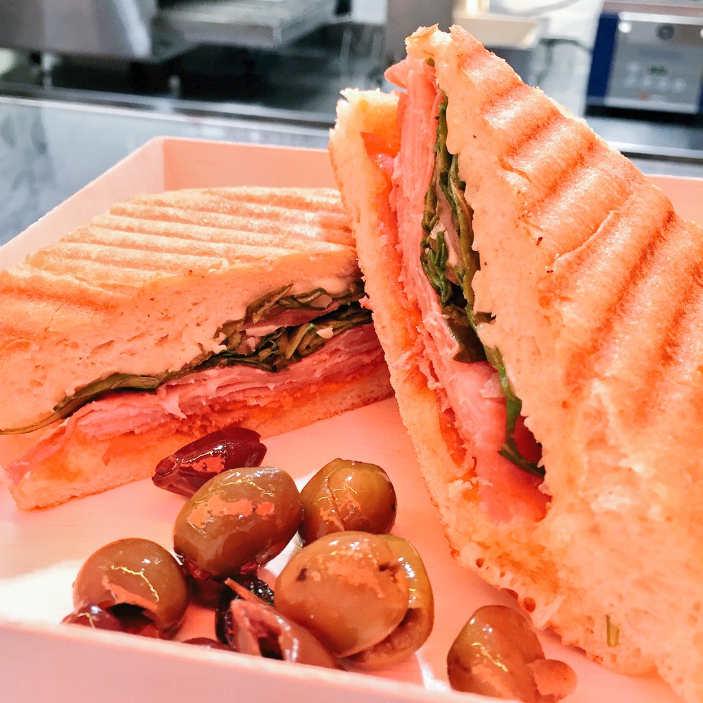 AlyssaRaymond's tweet photo. New @TheQArena! Thanks @FabioCleveland for making my mouth water this morning! 😍😛#launchtestkitchen @wkyc https://t.co/BITXfIsizl
