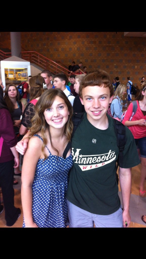 godessofshit's tweet photo. HAPPY BIRTHDAY to my partner in crime since freshman year #Slashio #olgatron #smoothcurves #yourecool #rachelspretty https://t.co/EiFMuHr4Oj