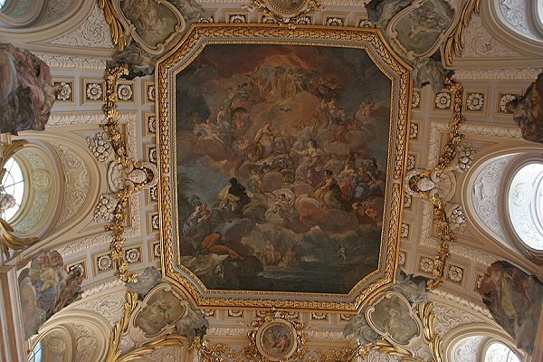 Today's #favorite spot in #Madrid: Palacio Real! Tour this stunning palace, you won't be disappointed! <a href="/vayamadrid/">¡Vaya Madrid!</a>