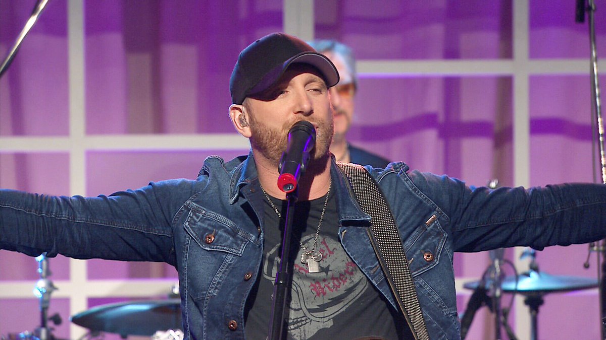 WatchCTVNews's tweet photo. Country music singer Tim Hicks hits the #AMSoundstage: https://t.co/hWKdoX8sg3 @CTVCanadaAM @timhicksmusic https://t.co/kTUdAR1ohr