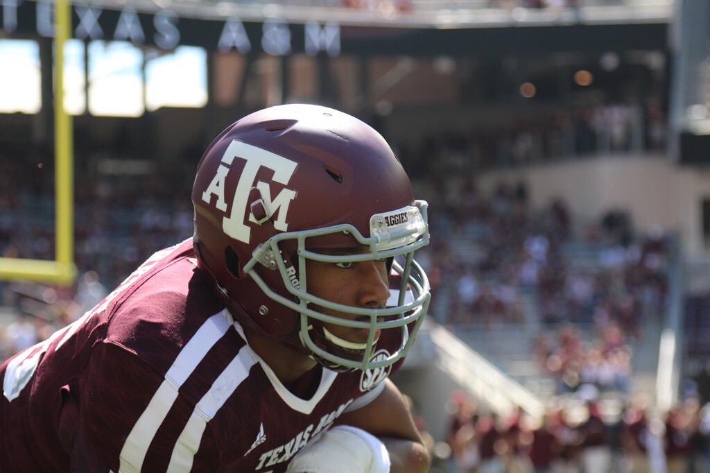 NCAAsFinest's tweet photo. Breast cancer awareness "Game of the Week!" Texas A&amp;M vs. South Carolina 

RT for Texas A&amp;M

Fav for South Carolina https://t.co/1cfhjQNbUh