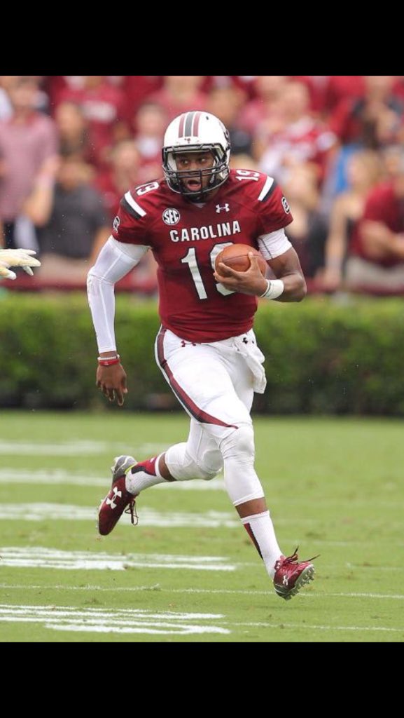 NCAAsFinest's tweet photo. Breast cancer awareness "Game of the Week!" Texas A&amp;M vs. South Carolina 

RT for Texas A&amp;M

Fav for South Carolina https://t.co/1cfhjQNbUh