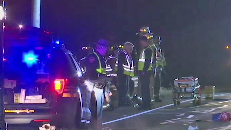 WLWT's tweet photo. Cincinnati man killed in overnight crash https://t.co/zXAcibm4Mi https://t.co/tMUgWUBPsp