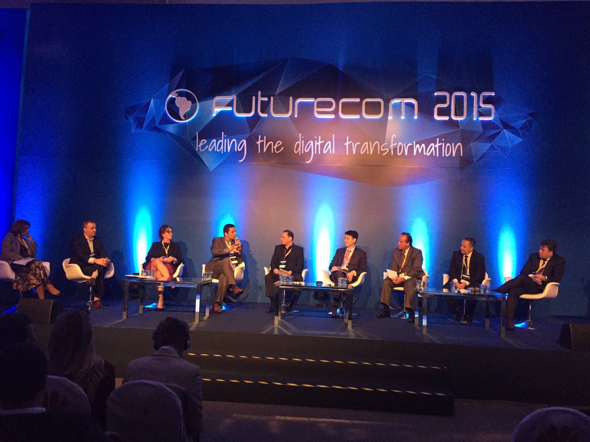 TyNMagazine's tweet photo. El panel #IoT a pleno en #Futurecom2015 #TyNFuturecom2015 @futurecomevent https://t.co/RoOL2PbMab