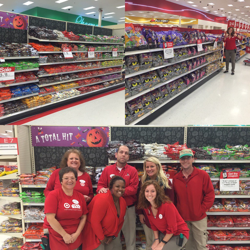 DaniellePavone's tweet photo. Great smart huddle at 1505! We are trick or treat ready! #D362TAKEOVER @ericwatkins16 @crowderabby1 @JasonBowles23 https://t.co/CNCwJQ5edf