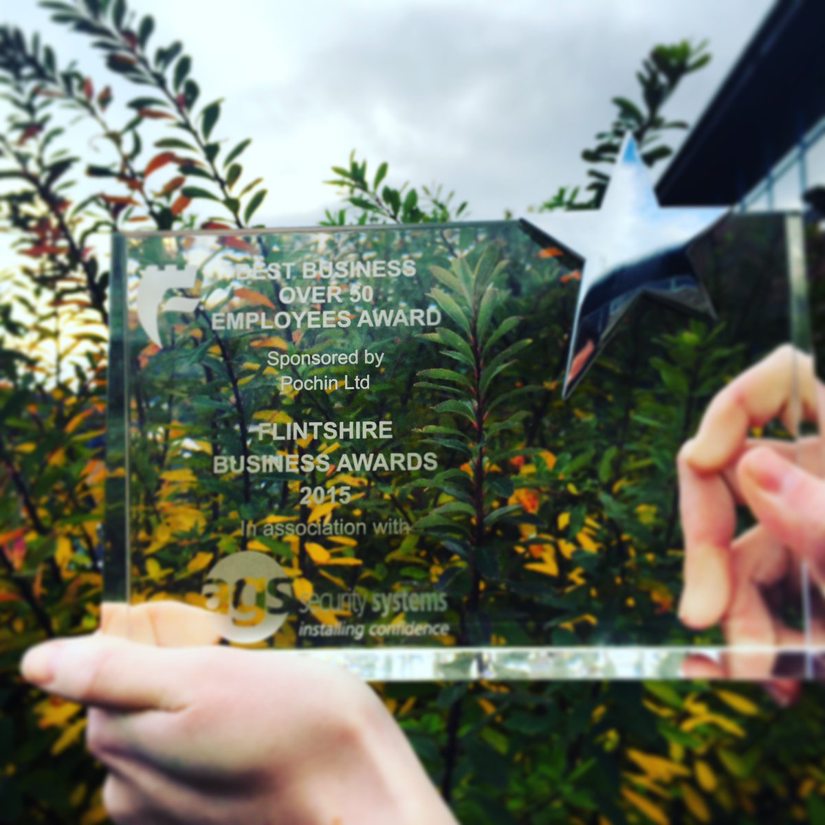 financewhiteoak's tweet photo. Have you seen our new award?!! Fantastic news. #FlintshireBusinessAwards #FBW15 https://t.co/SraC6N5Cxr https://t.co/XWxpCFN5ez