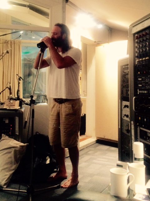 .<a href="/mrgarystringer/">gary stringer</a> doing his thing at State Of The Ark studios, pic by <a href="/domgreensmith/">dominic greensmith</a> #newmusic #recordingstudio #Reef