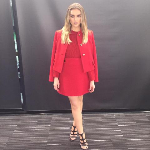 PvtPerrieLMx's tweet photo. #GoldMagicPerfume signing... wearing my prada suit! ๐ https://t.co/LRjgTW40pD