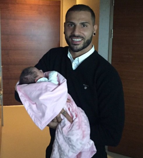 Ricardo Quaresma 3. kez baba oldu.
Kocaman mutluluklar dileriz.