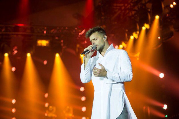 radiofonica1007's tweet photo. ¡Se agotaron! peeeeero, en Todo Pasa tenemos un par de ENTRADAS para ver a #RickyMartinenRosario  dale RT RT RT https://t.co/Os6PAN7D3K