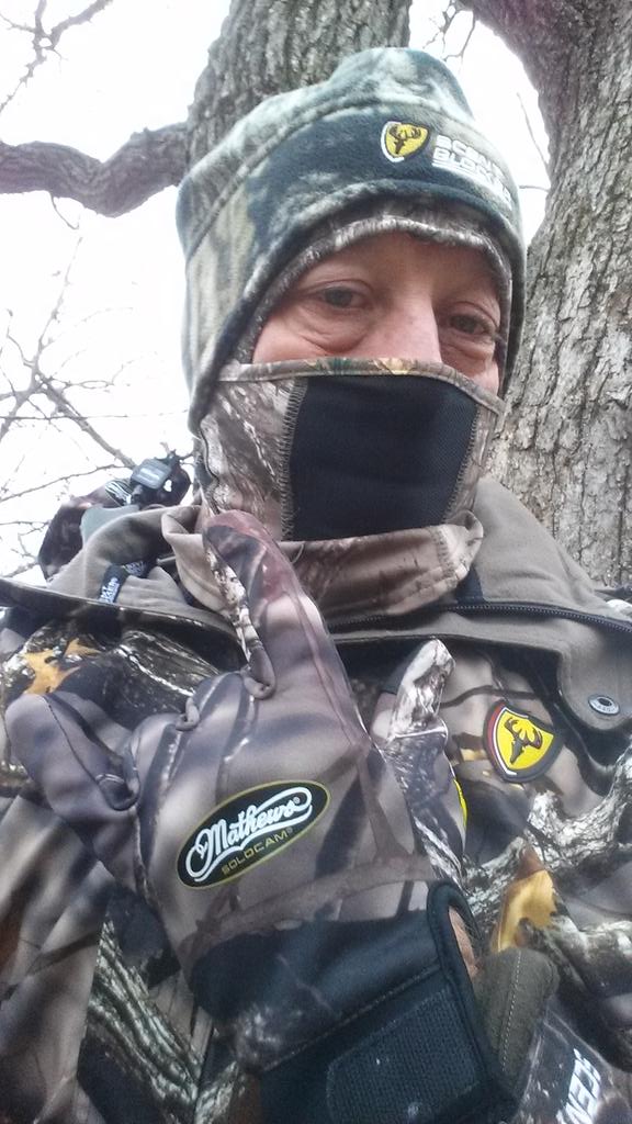 HeliMboy's tweet photo. Rocking on, pun intended. Windy as all heck.
Hanging out with great gear. #scentblocker #mathews #merimowool #rage https://t.co/DdFLHaZhsY
